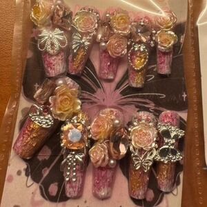 Press On Nails, Luxury‎ Pink Rose Rhinestone Embellished Coffin Set